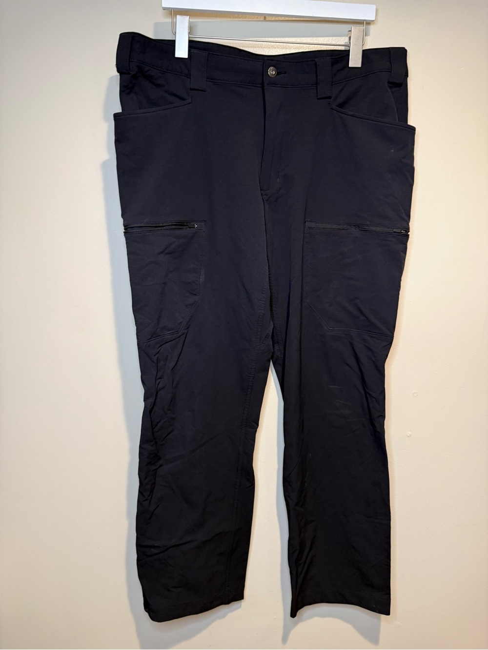 Duluth Trading Flexpedition Pants Mens 38 x 32 Black Relaxed Cargo Nylon